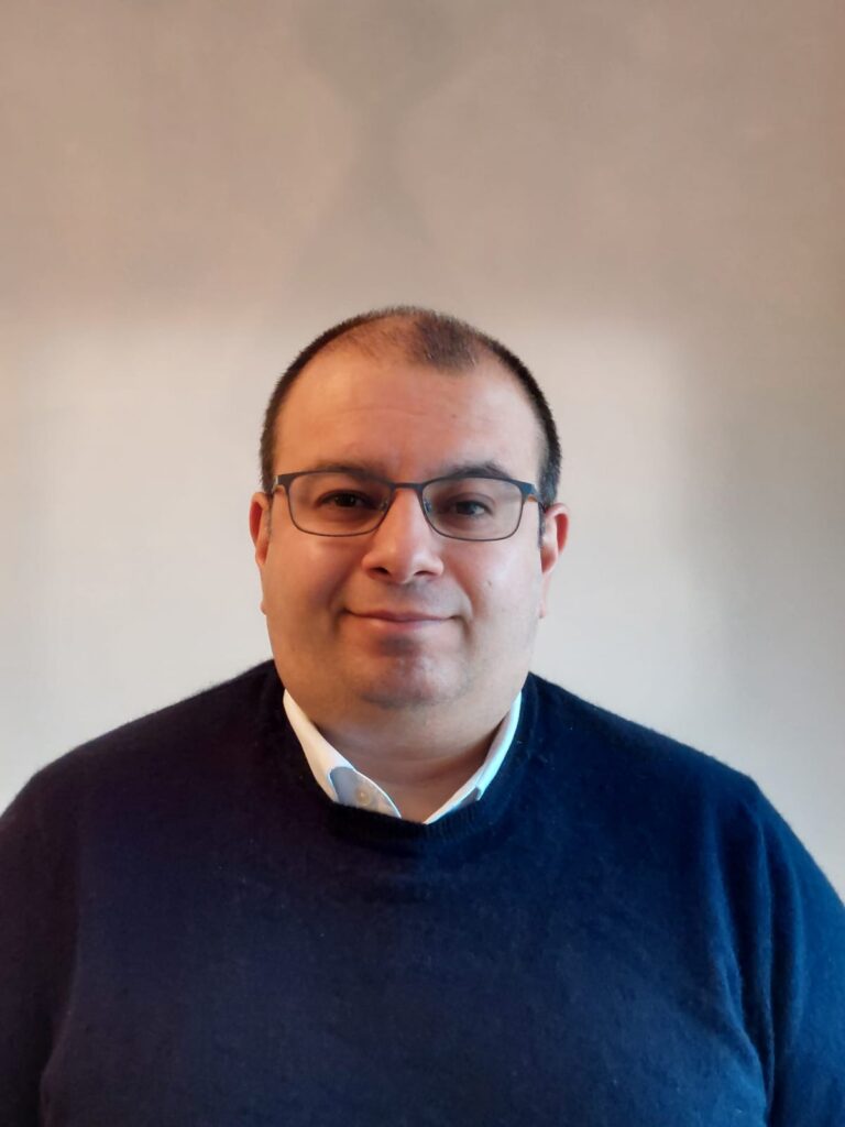 Dr Ausami Abbas